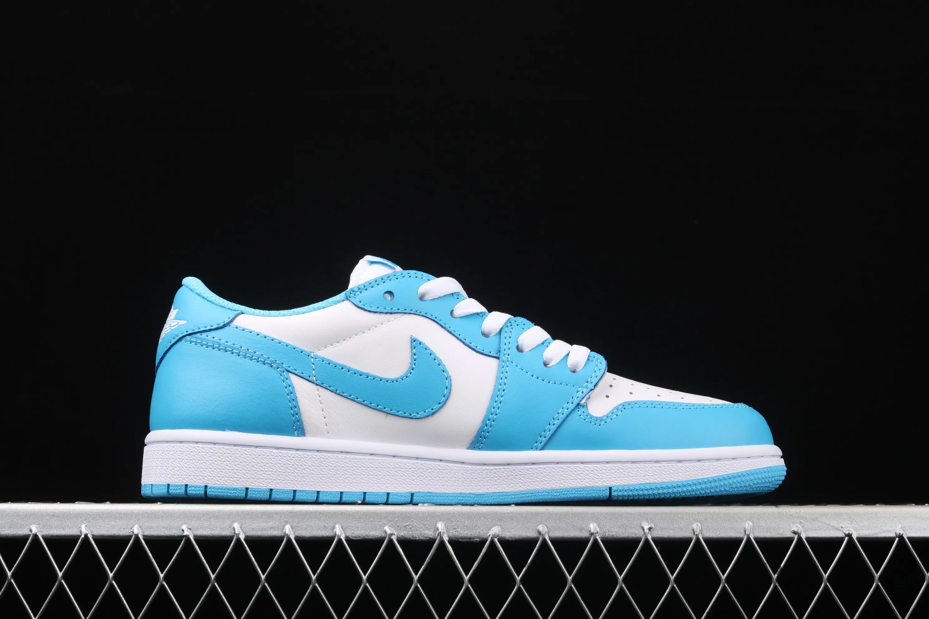 All Categories Air Jordan Jordan Series Basketball Shoes Air Jordan 1 Low Air Jordan 1 Low x SB AJ1 Joe 1 North Carolina Blue First Layer Cultural Leisure Sports Shoes CJ7891-401